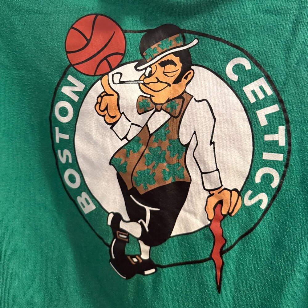 Boston Celtics Hoodie size large boys 14/16